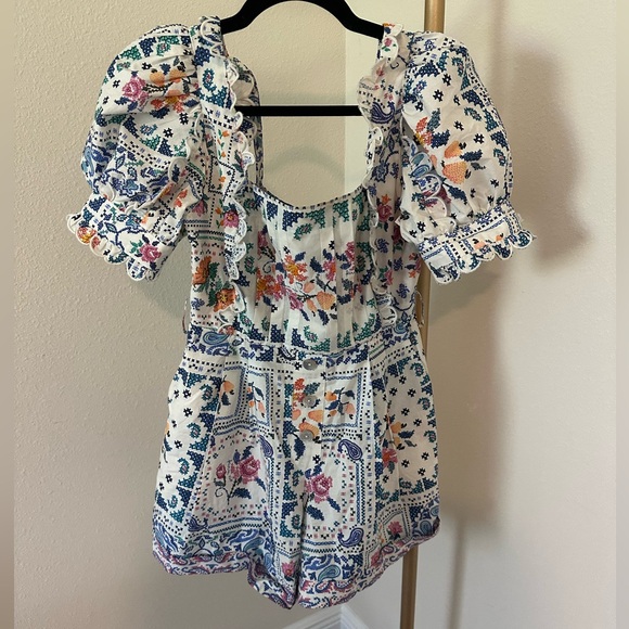 FARM Rio Pants - NWOT FARM Rio Floral Puff Sleeve Women's Romper